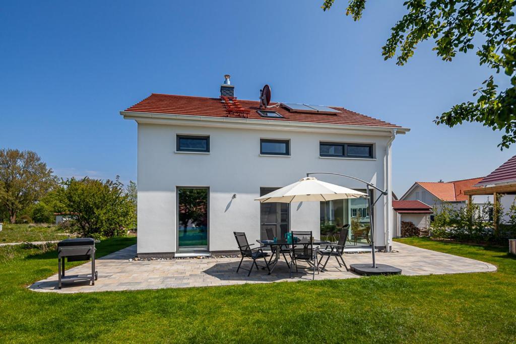 Ferienhaus Ruegen-Relax Trent Exterior photo